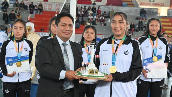 POLITECNICO REGIONAL, MUNDO FELIZ Y DIVINO MAESTRO CAMPEONAN EN VOLEIBOL EN JUEGOS ESCOLARES DEPORTIVOS  2024 “EDICIÓN BICENTENARIO” EN SU ETAPA MACROREGIONAL