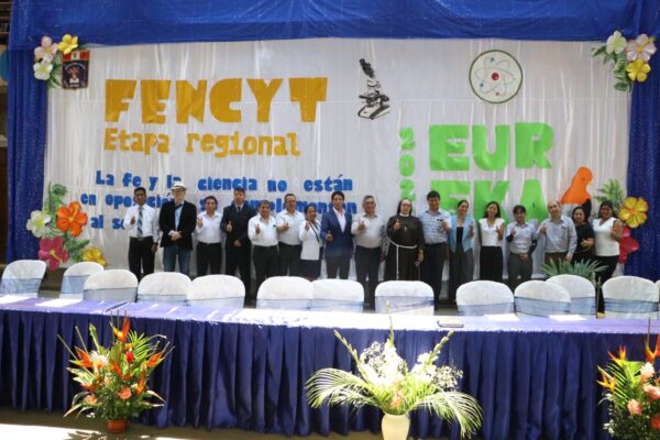 ESTUDIANTES DE JUNÍN BRILLAN EN EL FENCYT EUREKA 2025 REALIZADO EN SATIPO